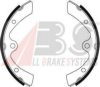 SUZUK 5221073040 Brake Shoe Set